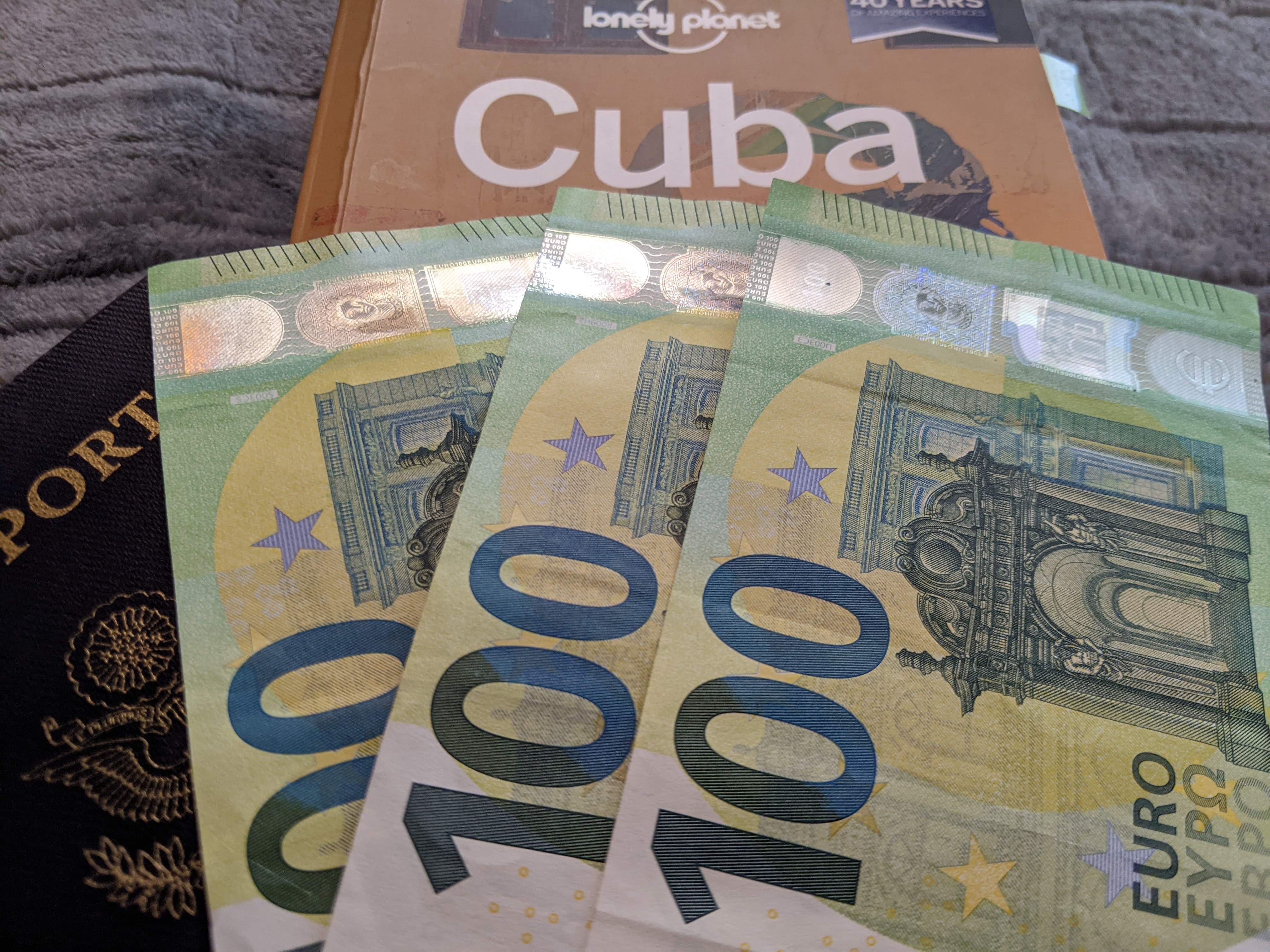300 EUROS 300 EUROS